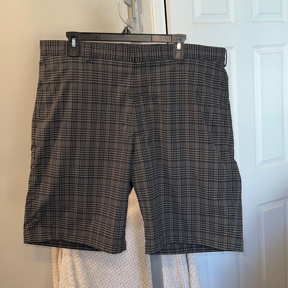 Men’s Walter Hagen golf shorts, black and grey plaid , size 40